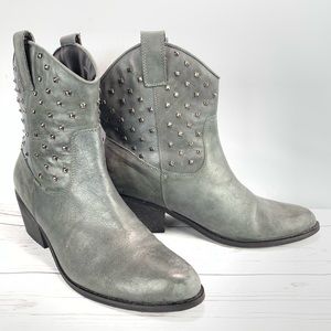 ENVY Wrangler studded gray leather boots